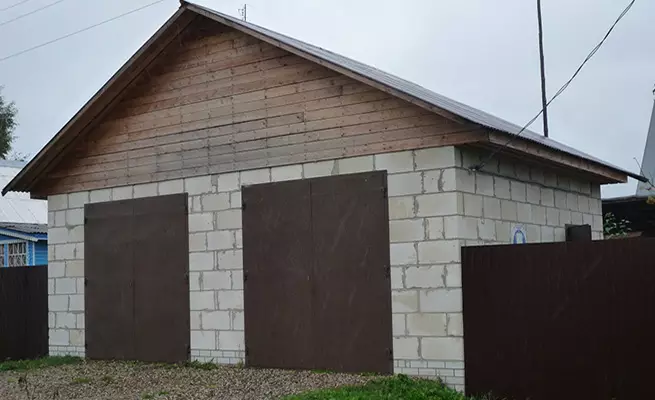 Ndërtimi i një garazhi nga blloqet e skorjeve nga A në Z