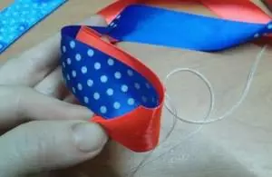 Kelas Master pada Mouster Kanzashi dari kaset: Cara Membuat Dengan Foto dan Video