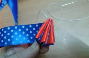 Kelas Master pada Mouster Kanzashi dari kaset: Cara Membuat Dengan Foto dan Video