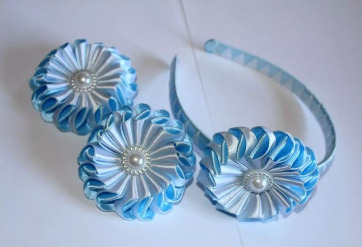 Masterclass op Mouster Kanzashi van Tapes: Hoe maak je met foto's en video's