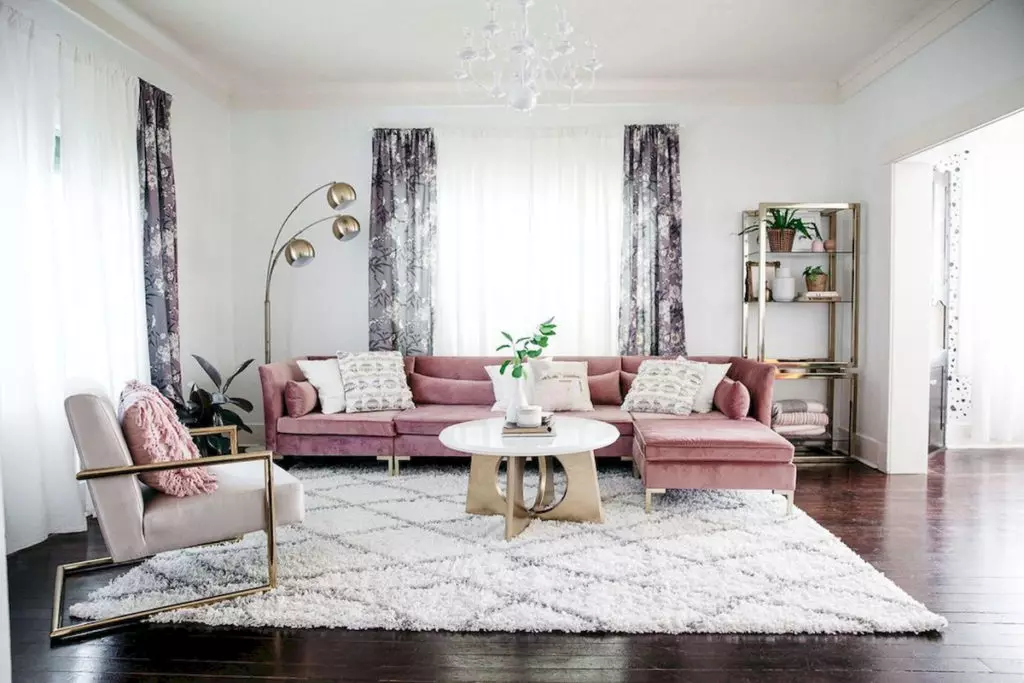 Interior abu sareng pink: solusi gaya