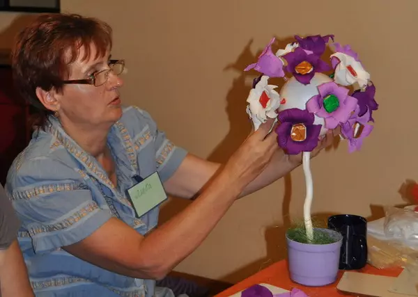 Topiaria fra blomster og candies i Kanzashi-teknikken: Master Class med bilde