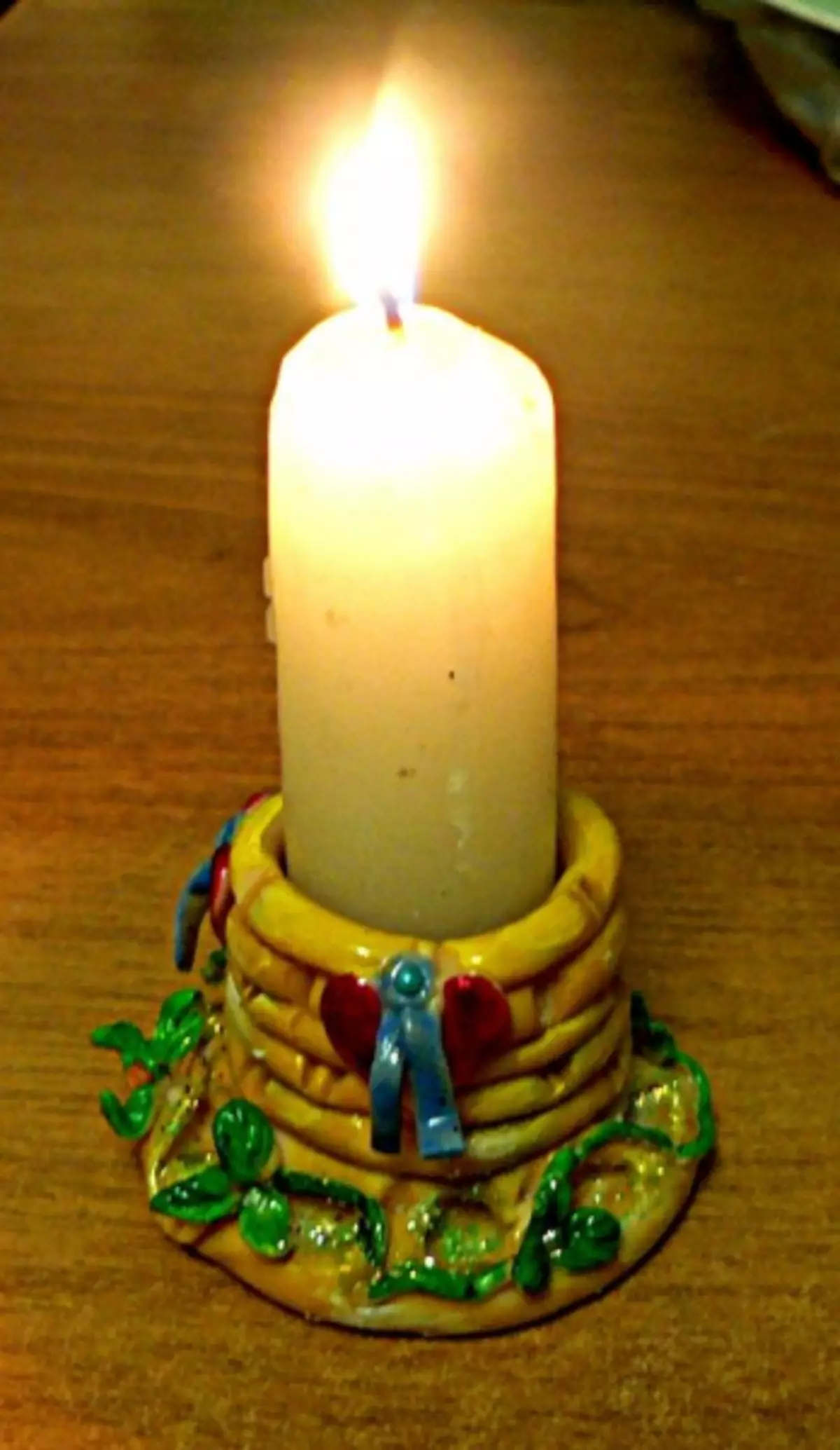 Candlestick s vlastnými rukami zo sklenenej nádoby: nápady na Halloween