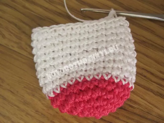 Mitaines pour aiguilles à tricoter au nouveau-né avec description et vidéo