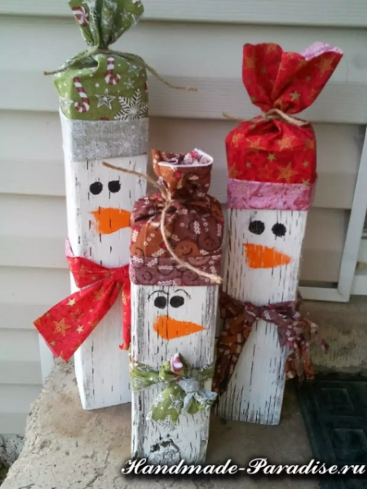 Cajas de muñeco de nieve de año nuevo