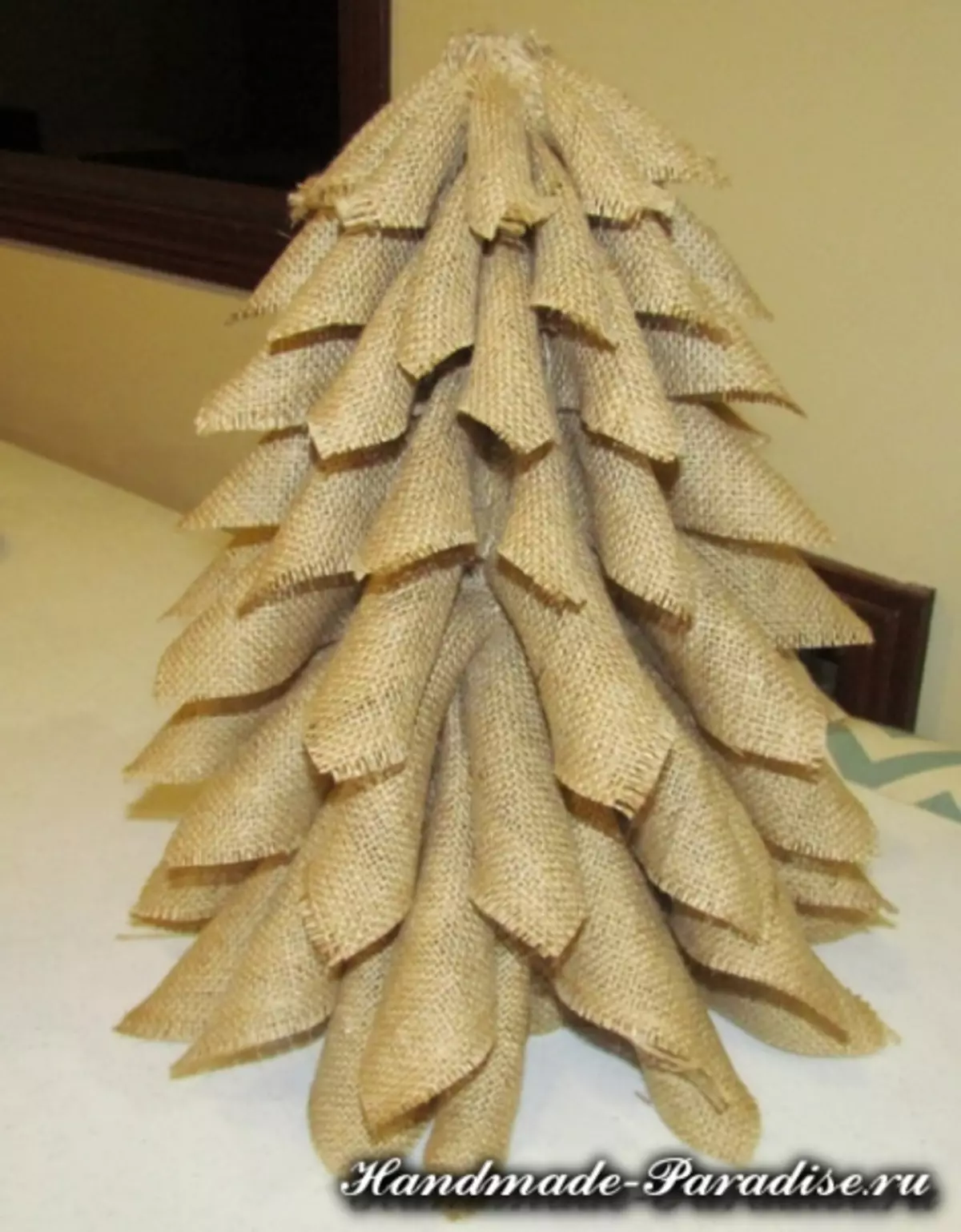 Божиќно дрво на burlap