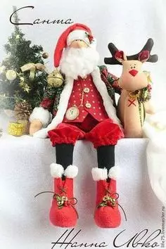 Санта Клаустун кездемеден жаңы жыл үчүн өзүңүз жасаңыз
