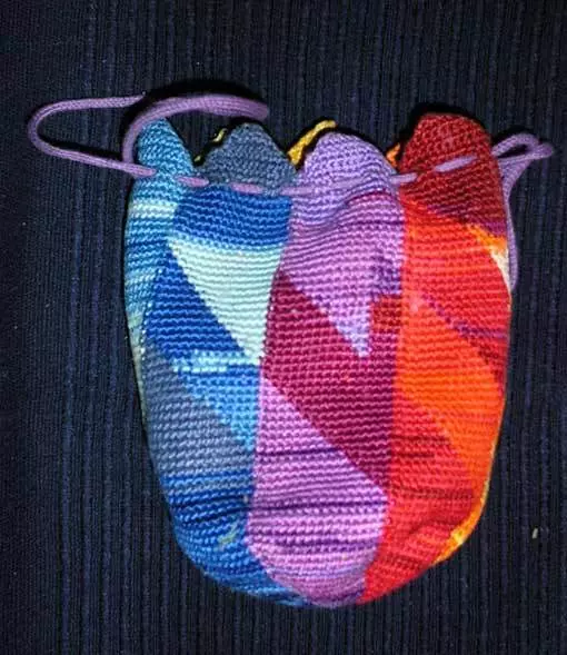 Crochet ჩანთები - იდეების 28 საინტერესო ფოტო