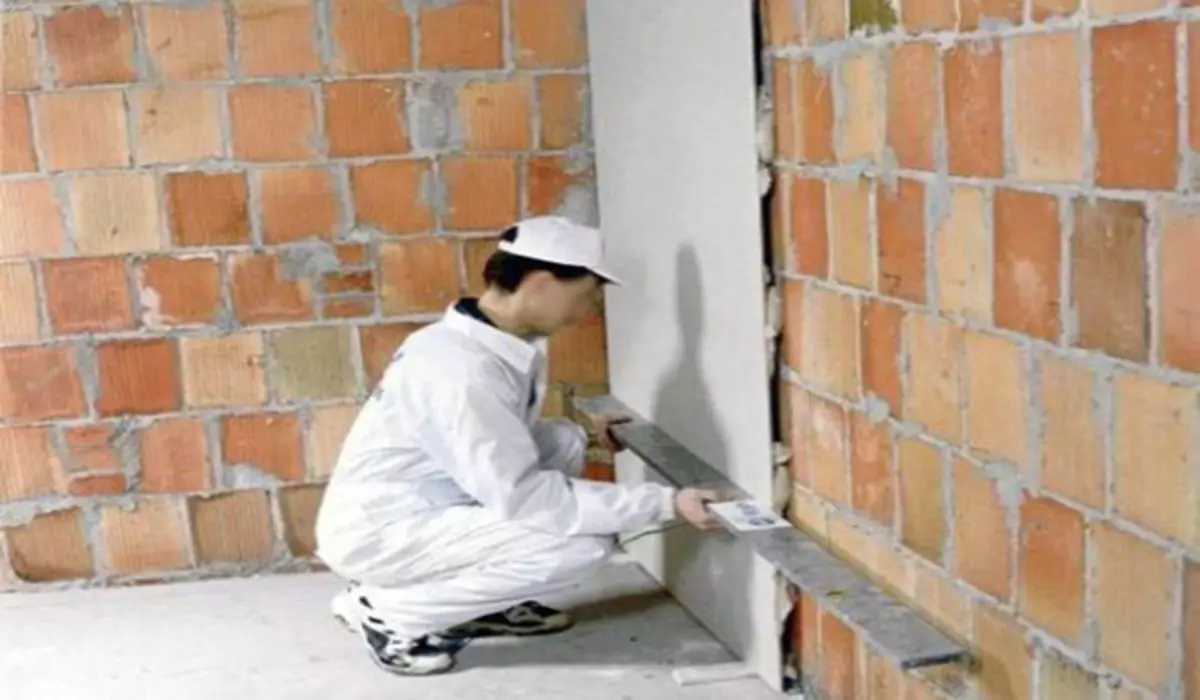 Cómo pegue el panel de yeso a la pared: un método efectivo