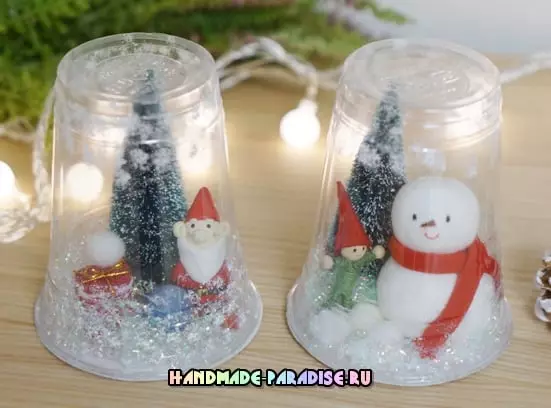 Kalėdų dekoracijos iš plastikinių puodelių