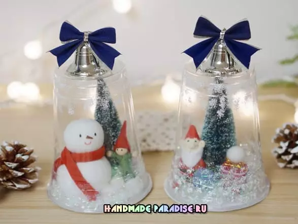 Décorations de Noël des gobelets en plastique