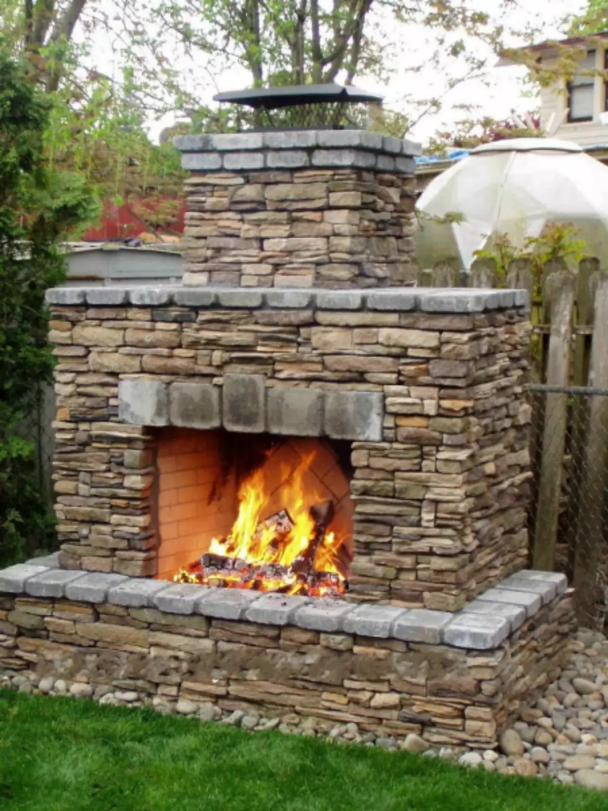 Fireplace në rrugë me duart e tyre: furrë, brazier dhe Barbecue (60 foto)