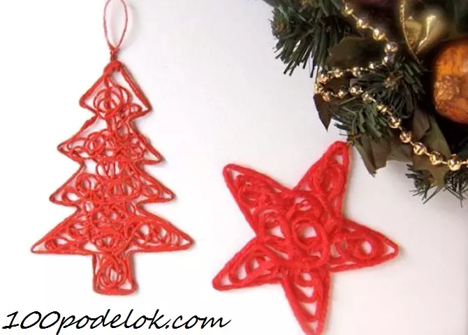 ستاره در درخت کریسمس ساخته شده از موضوعات و از روبان ساتن با عکس ها و ویدئو