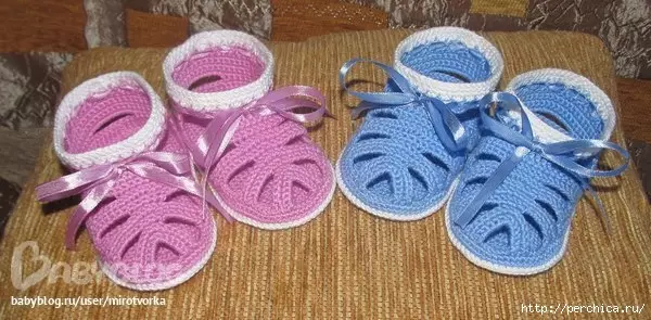 Booties Summer Crochet untuk Girls: Kelas Master dengan Foto dan Video