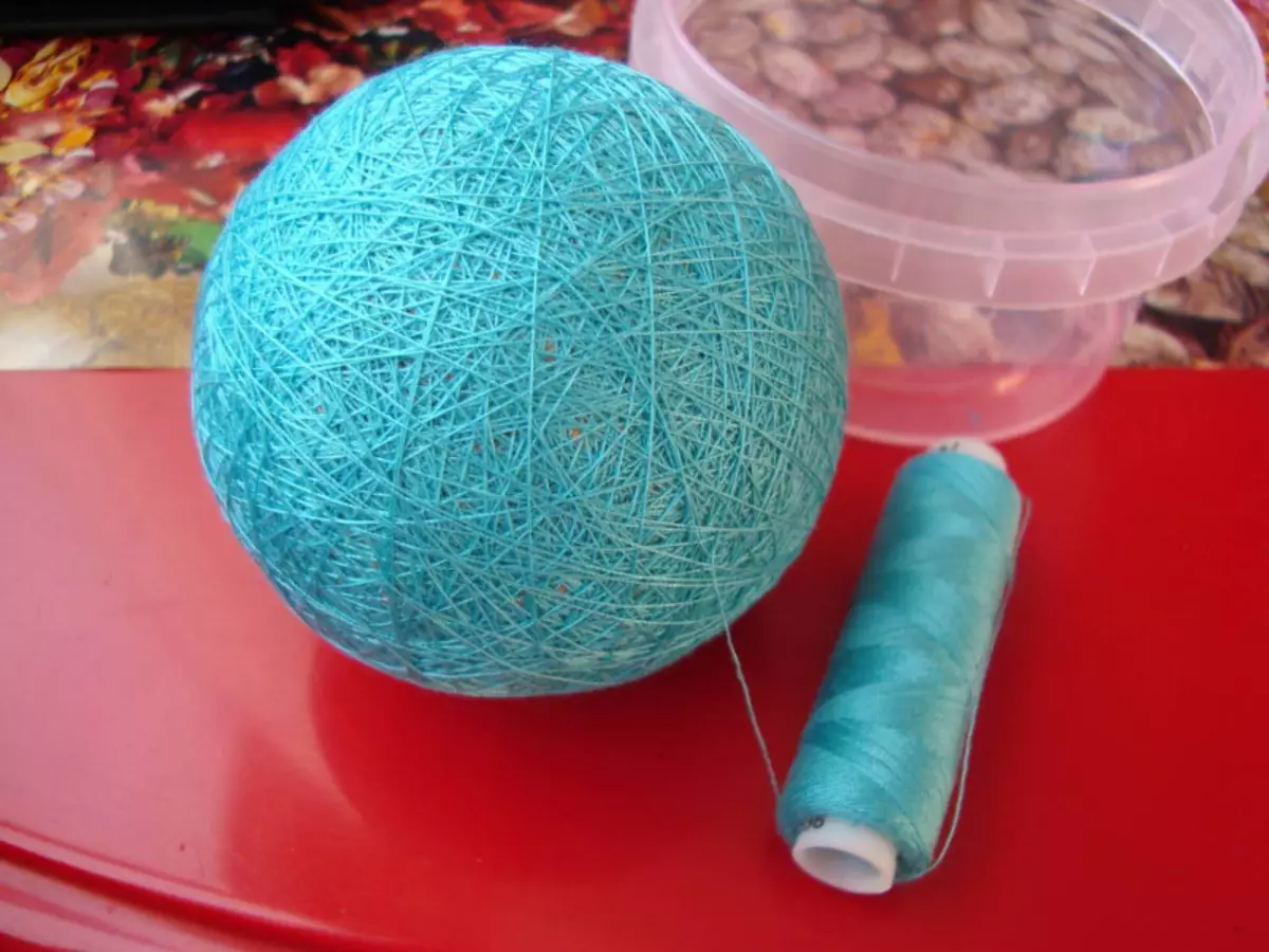 Apa yang bisa membuat bola untuk topiaria dan untuk dekorasi