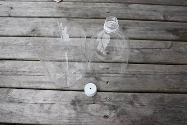 Ideje za vrtlarstvo plastičnih boca s vlastitim rukama s fotografijama