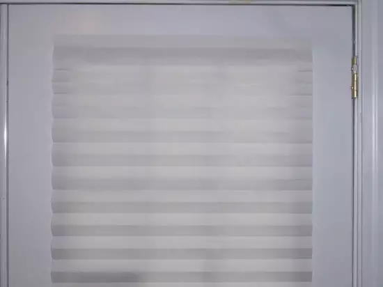 ورقة الستائر على الفيلكرو في ايكيا وليروا ميرلين