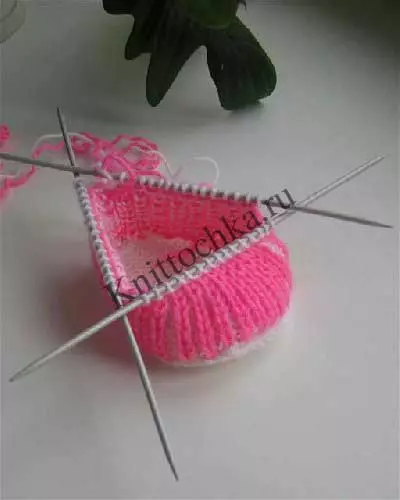 Tricô boas con agullas de tricotar