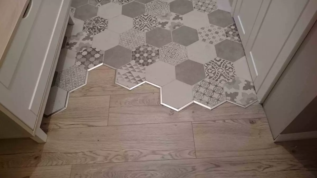 Làm thế nào để kết nối hai lớp phủ sàn khác nhau?