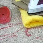 Jak usunąć wosk lub parafinę z dywanu: efektywne metody usuwania