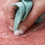 Kako ukloniti vosak ili parafin iz tepiha: učinkovite metode uklanjanja