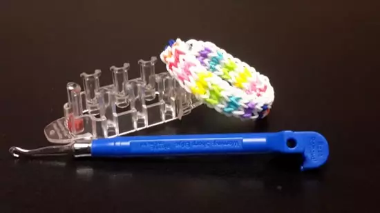 Paano mag-weave mula sa isang goma band 3D figure sa machine at sa isang tirador sa video