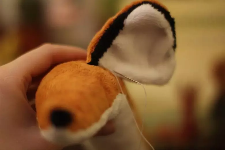 如何从一个小王子缝制一只狐狸：玩具用一个模式来做自己