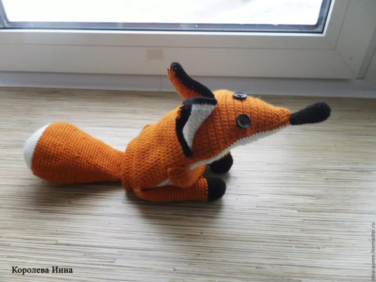 چگونه یک روباه را از یک شاهزاده کوچولو بچرخانید: اسباب بازی، خودتان را با یک الگوی انجام دهید