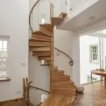 Jak vytvořit šroubové schodiště s vlastními rukama: příprava, design a instalace