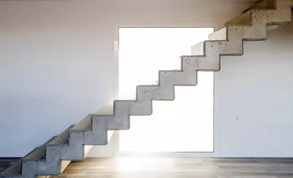 Escalera de concreto monolítico