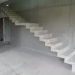 Kauntungan sareng desain desain tina tangga beton [versi versional]