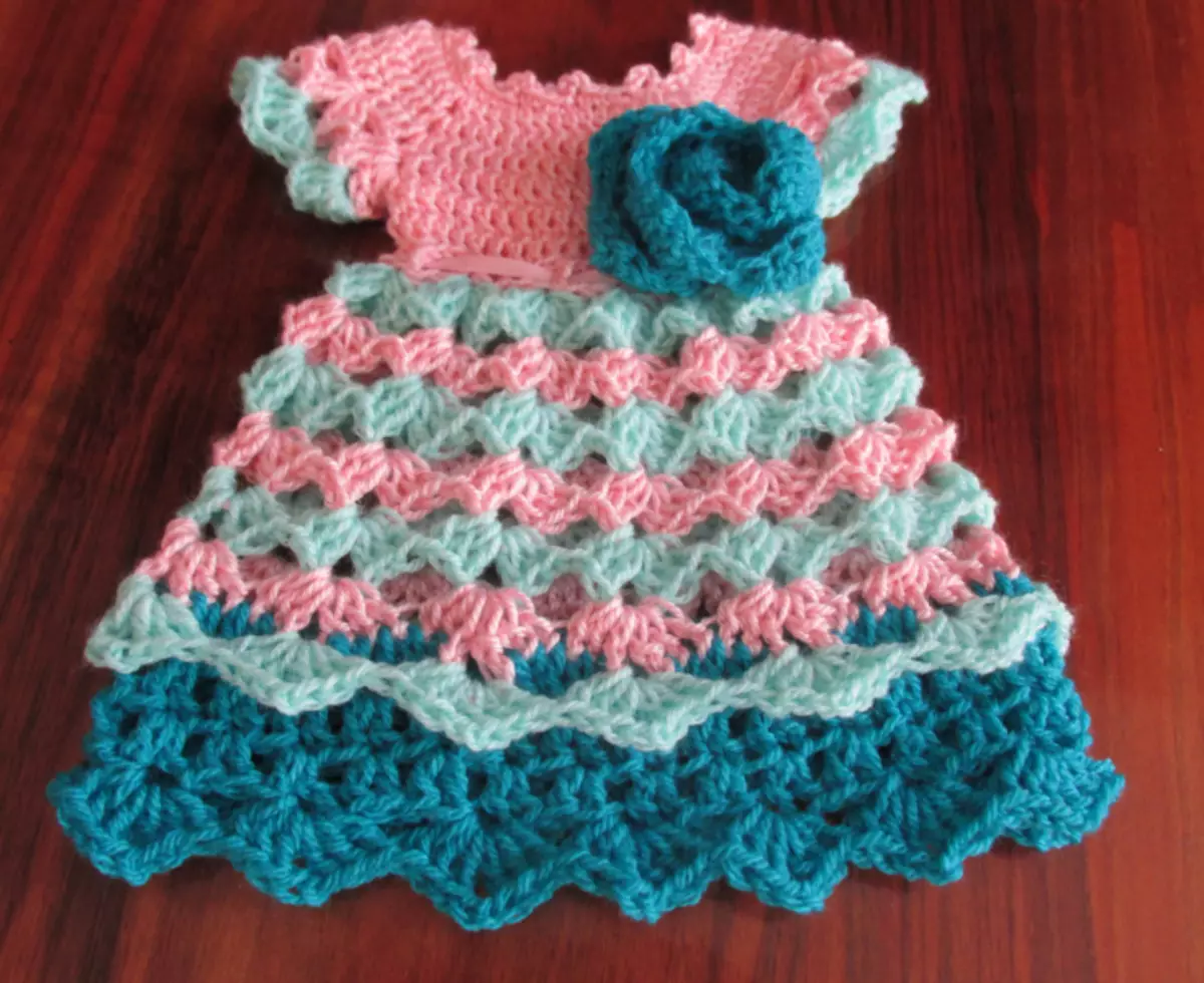 Crochet Square Coquet para vestidos de bebé: clase mestra con vídeo