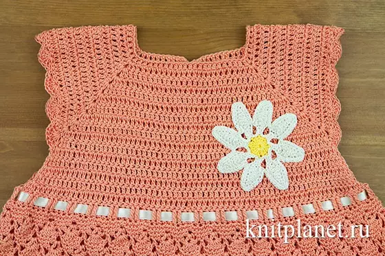 Kvadrata Crochet Coquet por Baby Vestitaj: Majstra Klaso kun Video