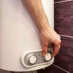 Panas cai di kamar mandi: dimana nyumput?