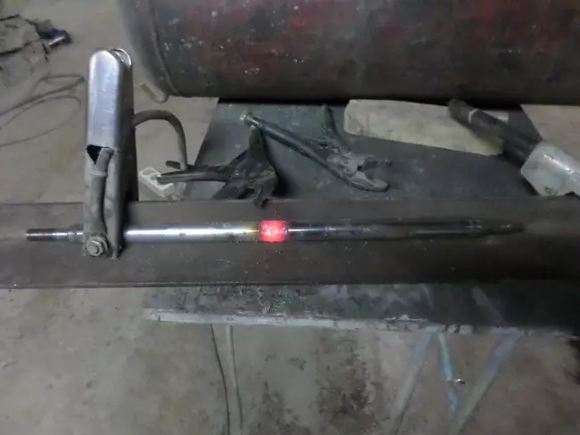 Hogyan készítsünk homokfúvó eszközt a garázshoz a saját kezével