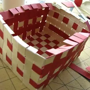 Weaving paper baskets for beginners: master class with video