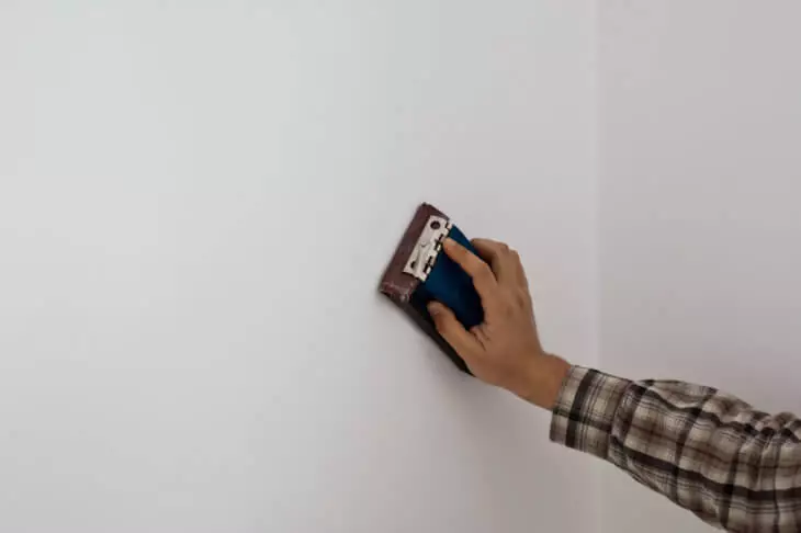 Grinding of walls after putty: All about manual Wall processing method