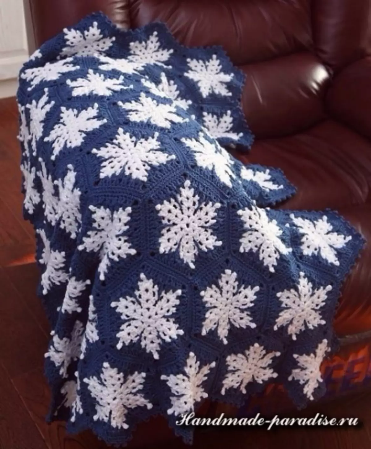 Plaid dengan Snowflakes Crochet