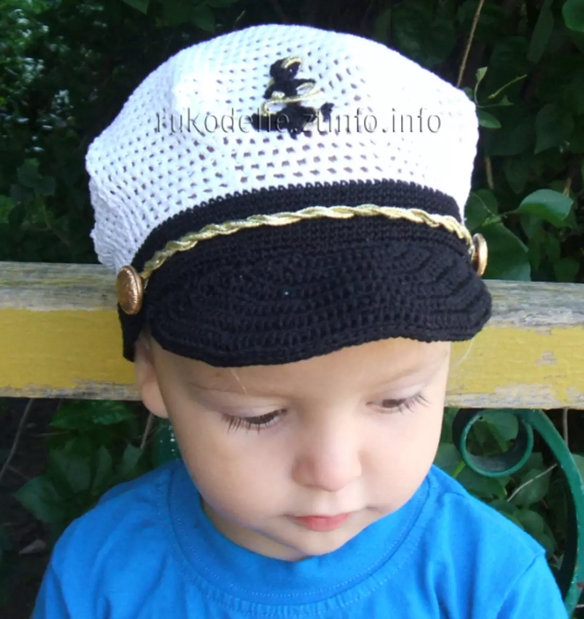 CAP para un niño con un crochet: esquema con descripción y video