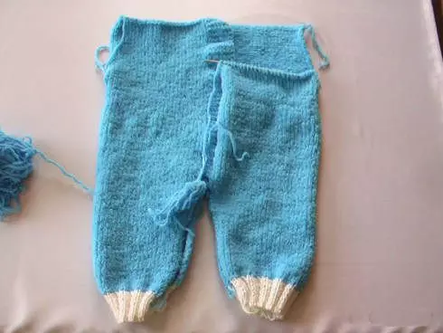 Combus за новородена плетене на една кука или спици по схеми