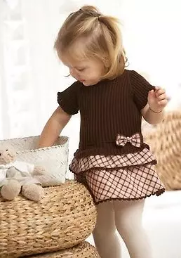 Trang phục kết hợp cho một cô gái ba crochet