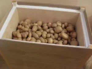 Potato box sa balkonahe