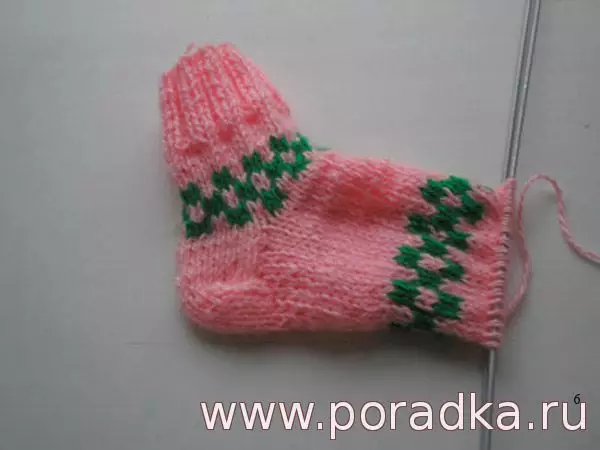 TIE SOCKS miaraka amin'ny Knitting: Ny tetika miaraka amin'ny horonantsary sy sary ao amin'ny knitting maivana sy haingana ny kiraro tany am-boalohany