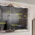 Proč ve starých domech udělal okno mezi koupelnou a kuchyní?