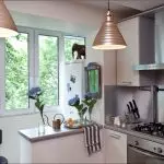 Bagaimanakah anda boleh menggabungkan balkoni dengan dapur?