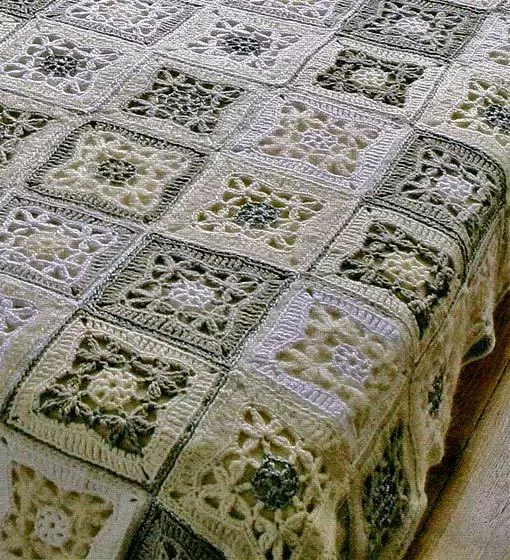 Plaid na Pillowcase kuhusiana crochet.