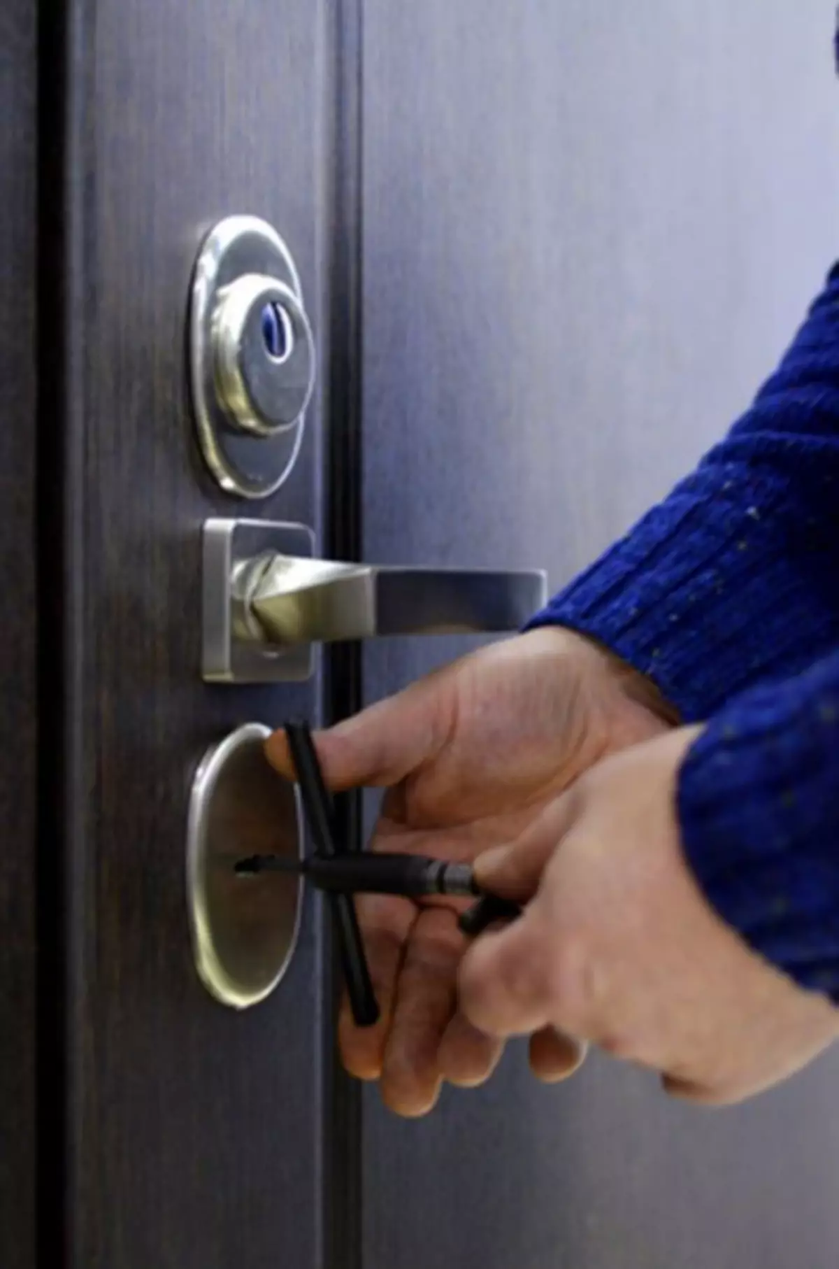 Làm thế nào để mở cửa mà không có chìa khóa - nếu bạn bị mất?