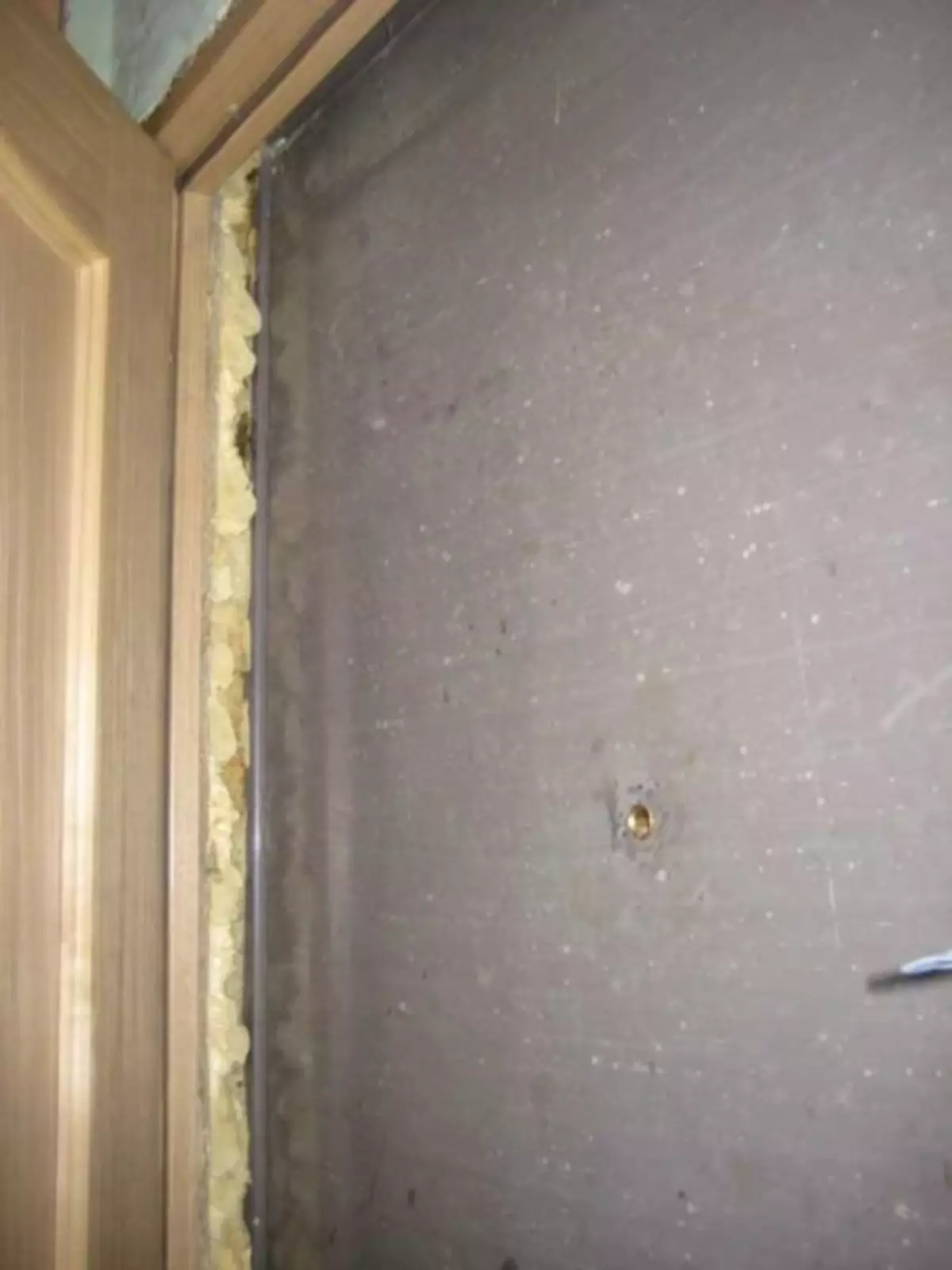 Instalimi i derës së hyrjes së dytë në apartament: foto, video