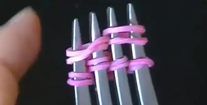 So wiegen Sie ein breites Armband aus elastischen Bands für Anfänger mit Fotos und Videos