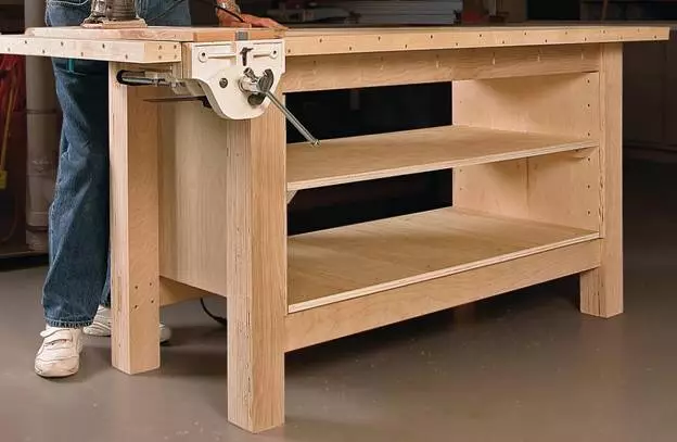 Prodhimi i një tavoline në një garazh me duart tuaja